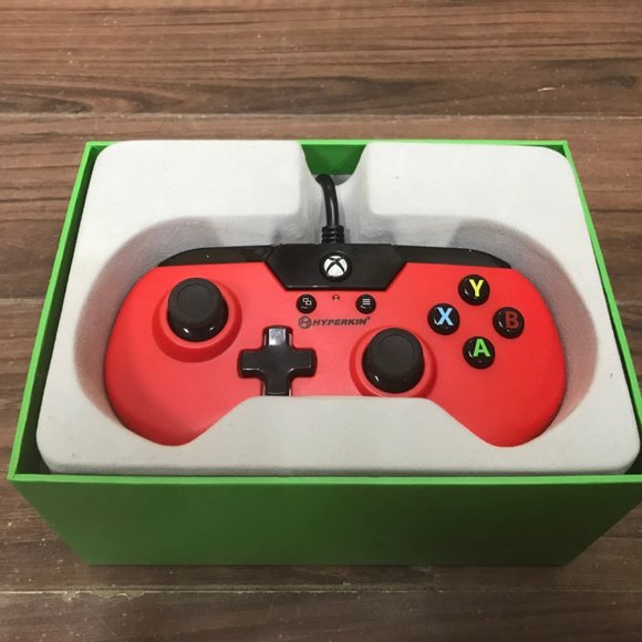 Hyperkin X91 Wired Controller for Xbox One + Windows 10 Red 90's Style - Picture 8 of 13